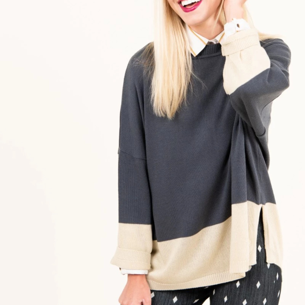Boxy Sweater 3/4 Sleeve Gray and Beige
